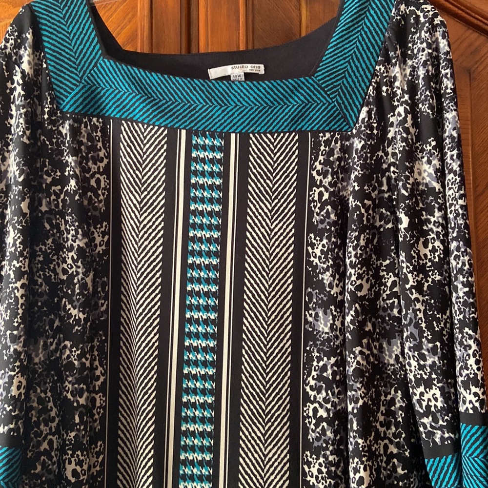 Studio One Dress - Picture 2 of 2